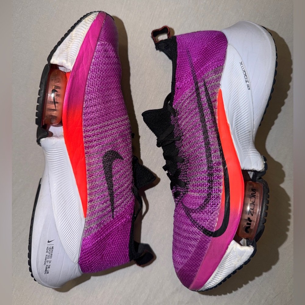 WMNS 7 Nike Air Zoom Tempo NEXT% Flyknit 'Hyper Violet - Picture 2 of 15